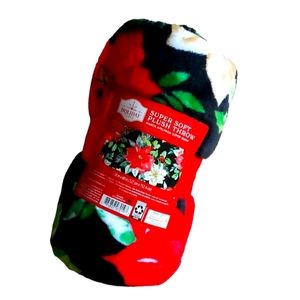 🎄 New! Super Soft Plush Throw! Beautiful pointsetias! 50x60 inches!